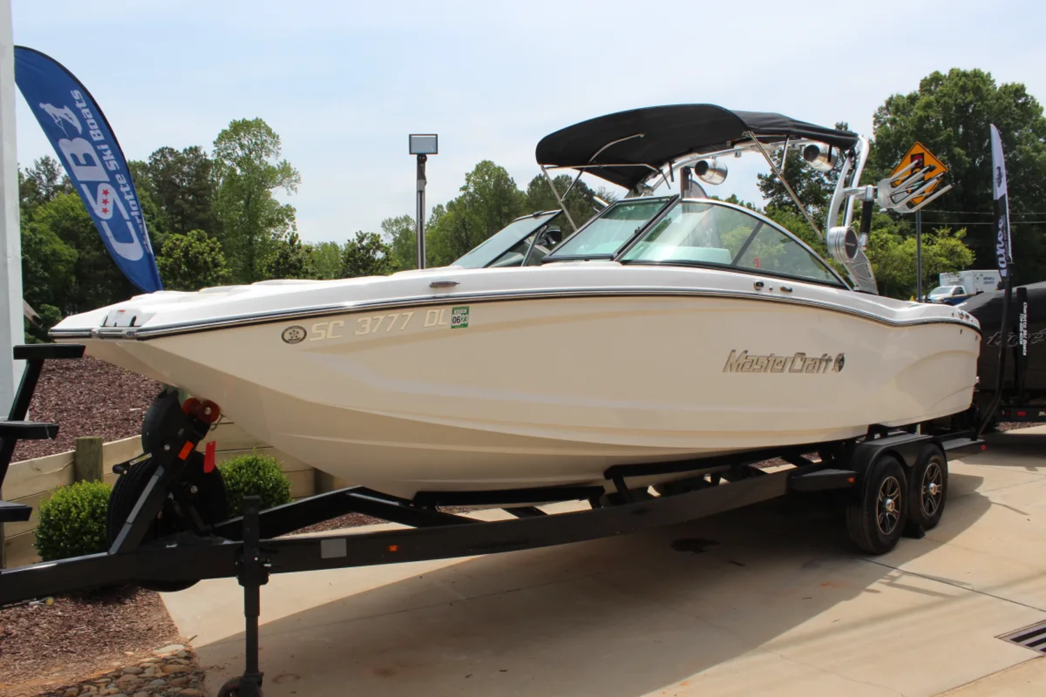 MasterCraft X26 Surf and Wake Boat