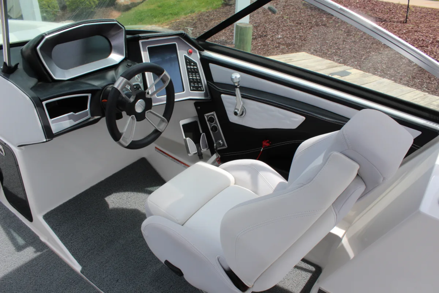 MasterCraft X26 Surf and Wake Boat