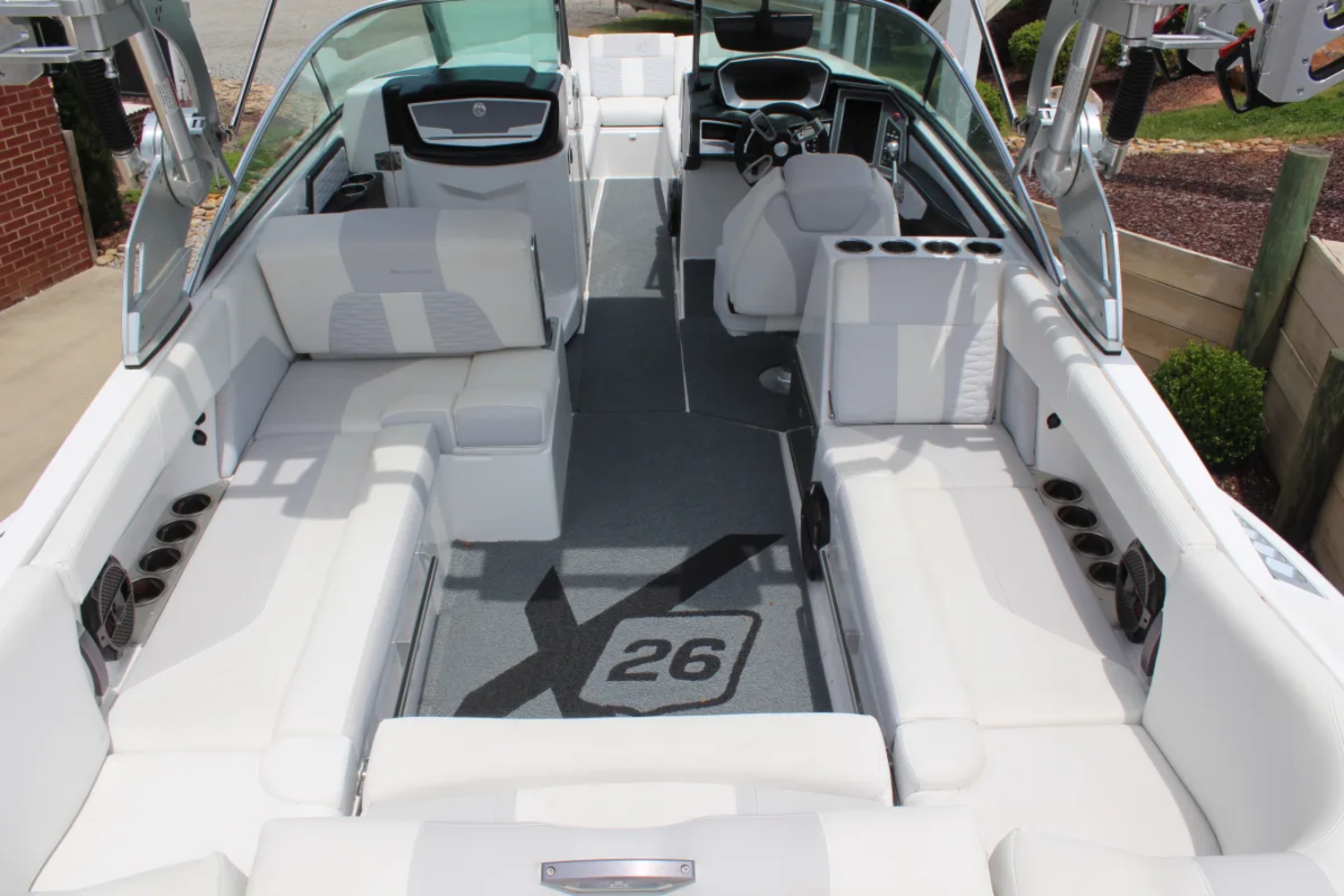 MasterCraft X26 Surf and Wake Boat