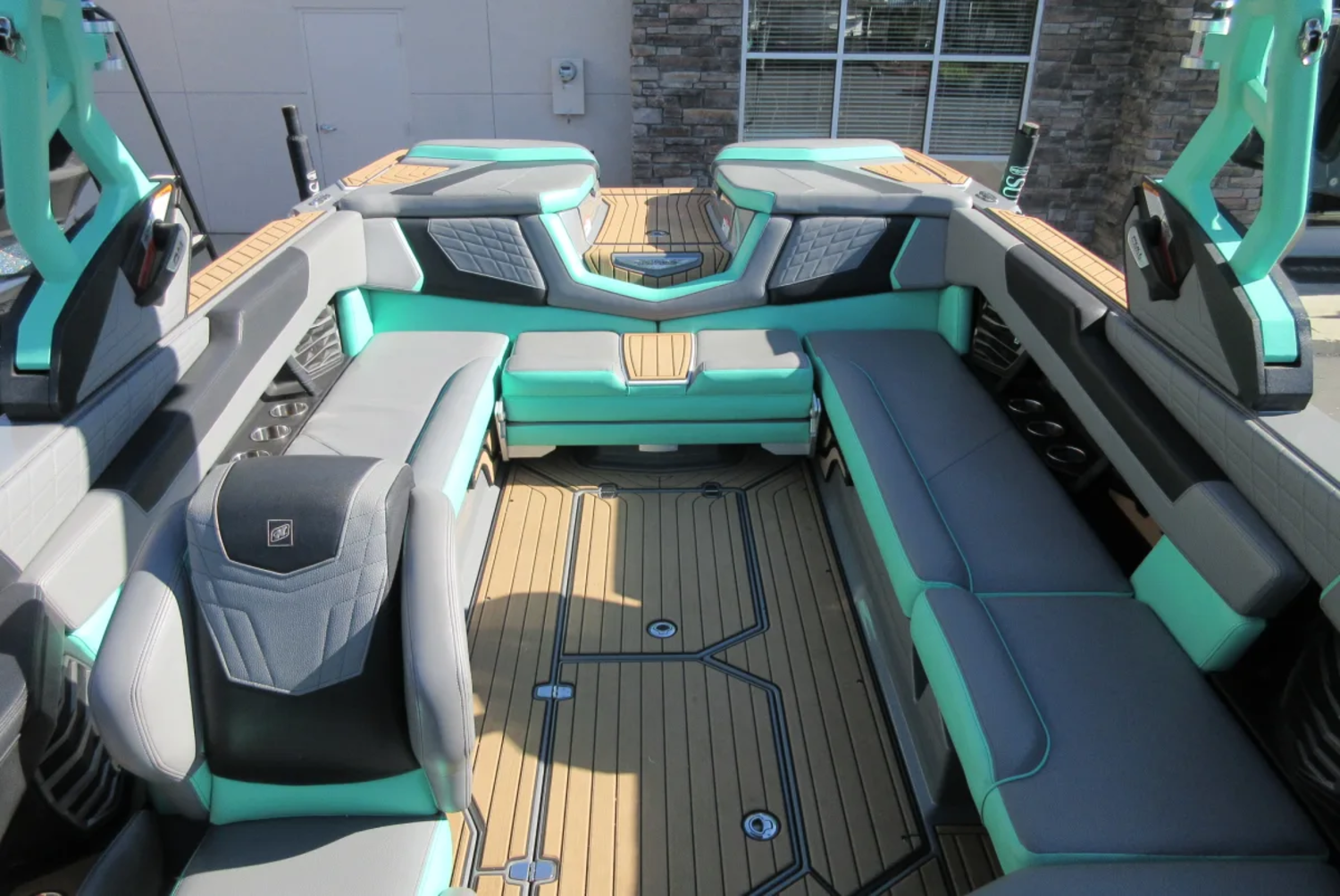2021 Nautique G25