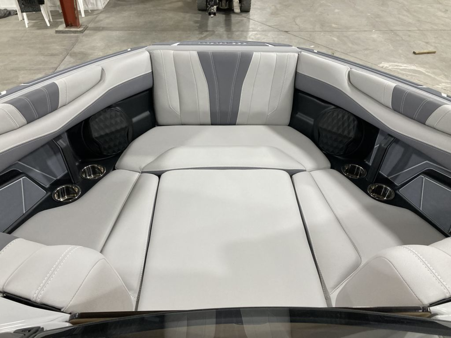2026 Malibu Boats 22 LSV