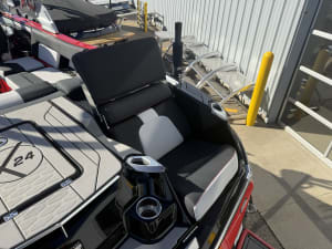 2019-mastercraft-x24-113354-image11