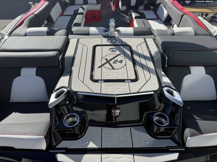 2019-mastercraft-x24-113354-image8