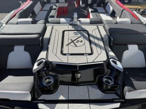 2019-mastercraft-x24-113354-image8