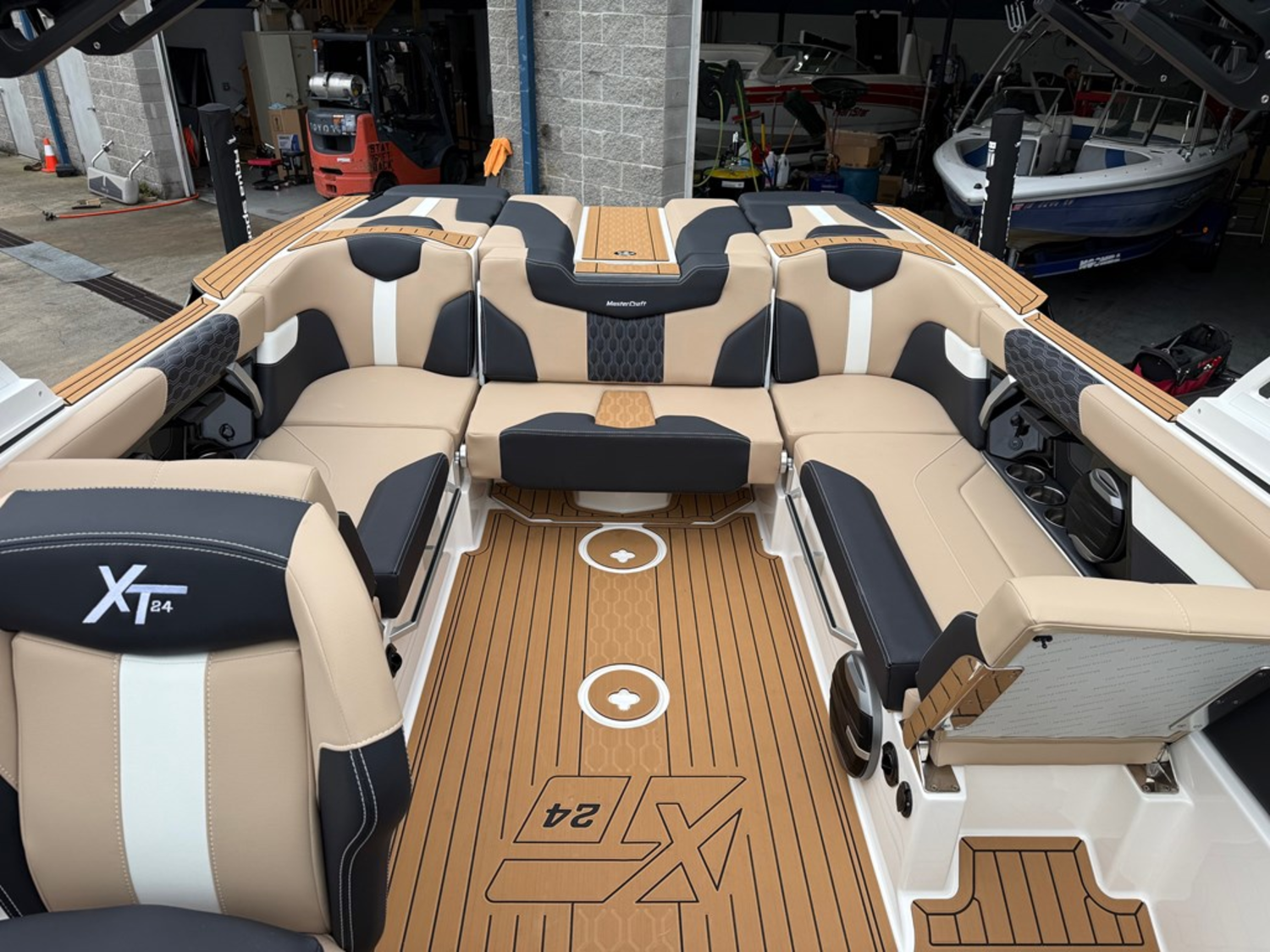 2026 MasterCraft XT24