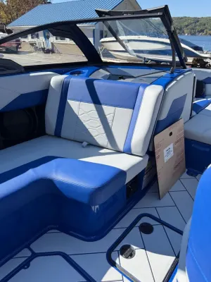 2026-malibu-wakesetter-23-lsv-110318-image22
