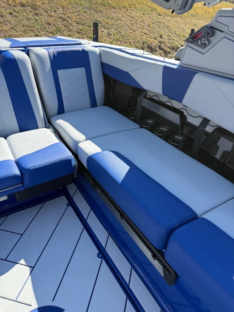 2026-malibu-wakesetter-23-lsv-110318-image25