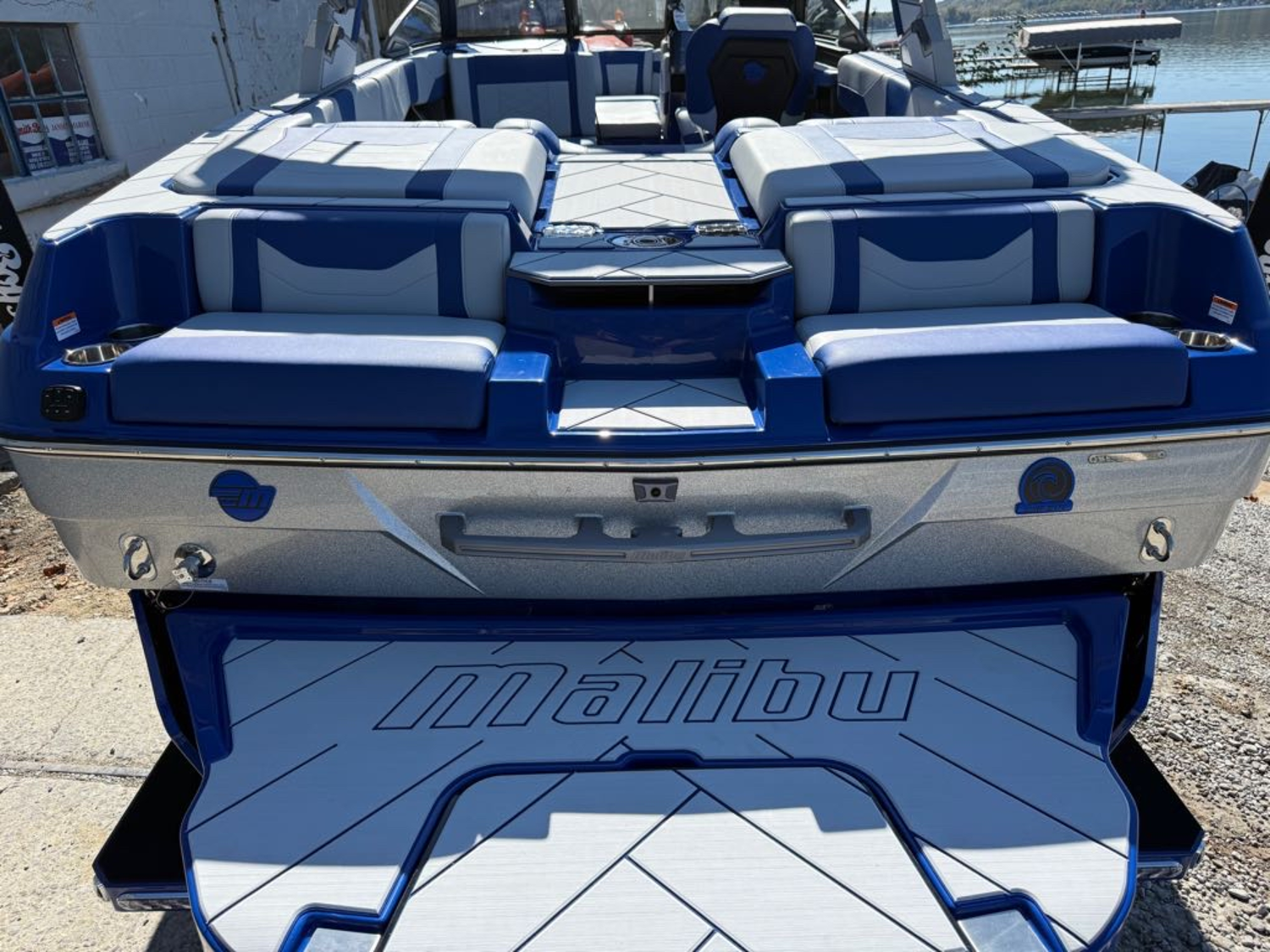 2026 Malibu MALIBU 23 LSV