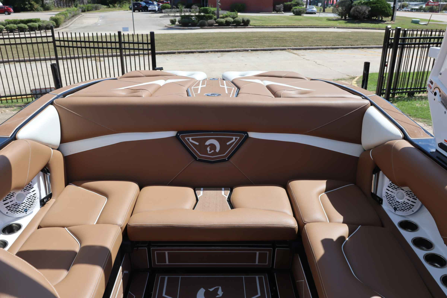 2025 Centurion NV233