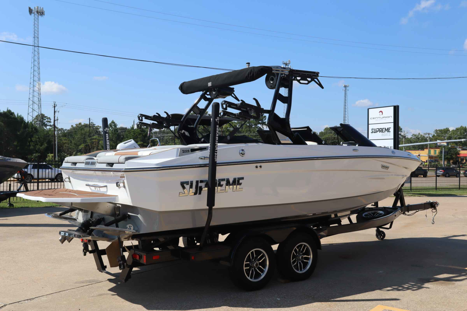 2025 Supreme S220