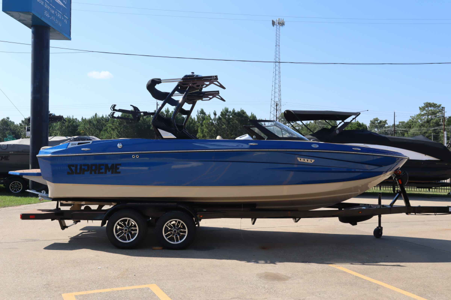 2025 Supreme Boats S220 for sale in , 