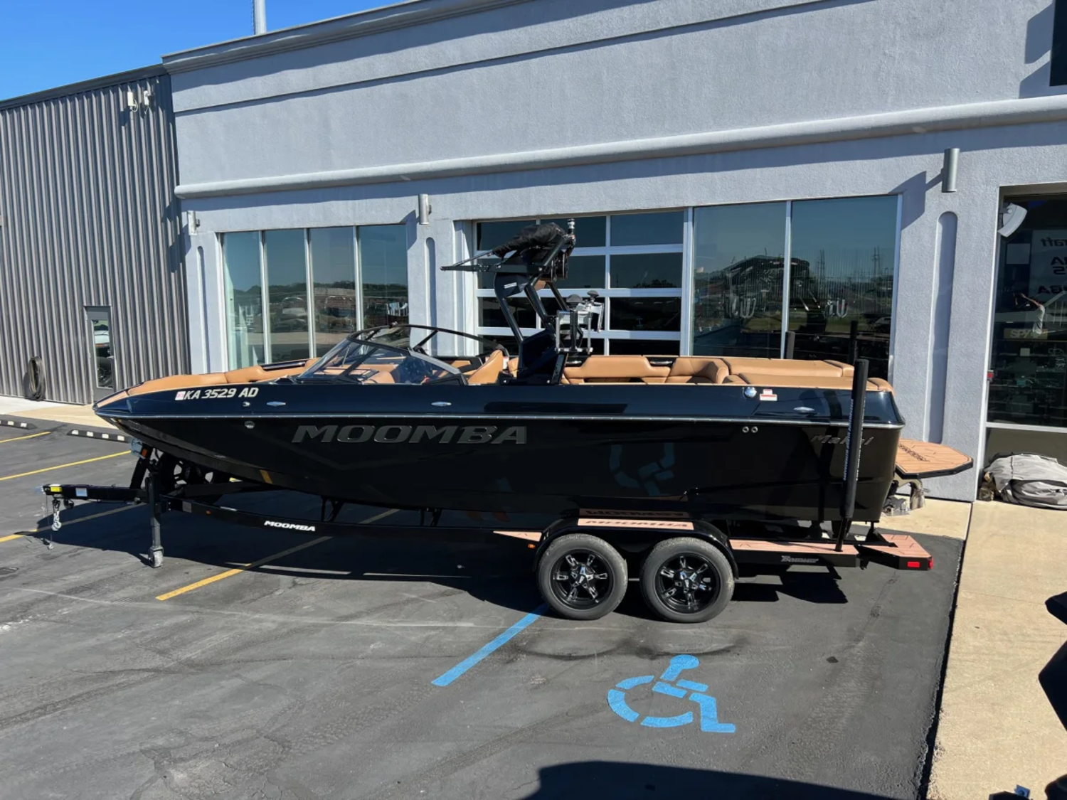 2022 MOOMBA MAKAI ALL BLACK W/PECAN THRMOSKINZ 