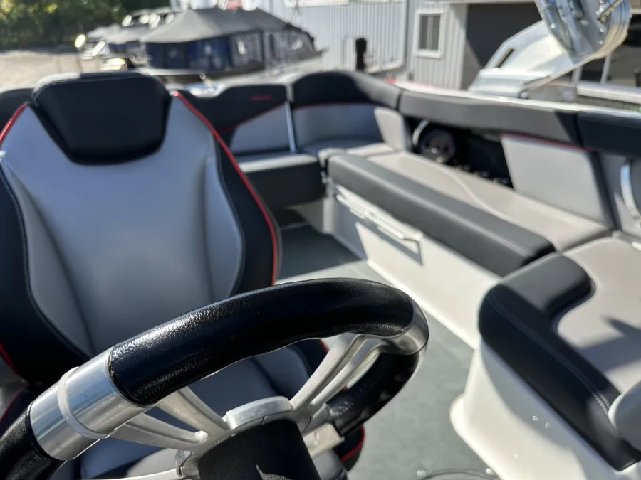 2018-mastercraft-xt22-111389-image11.webp