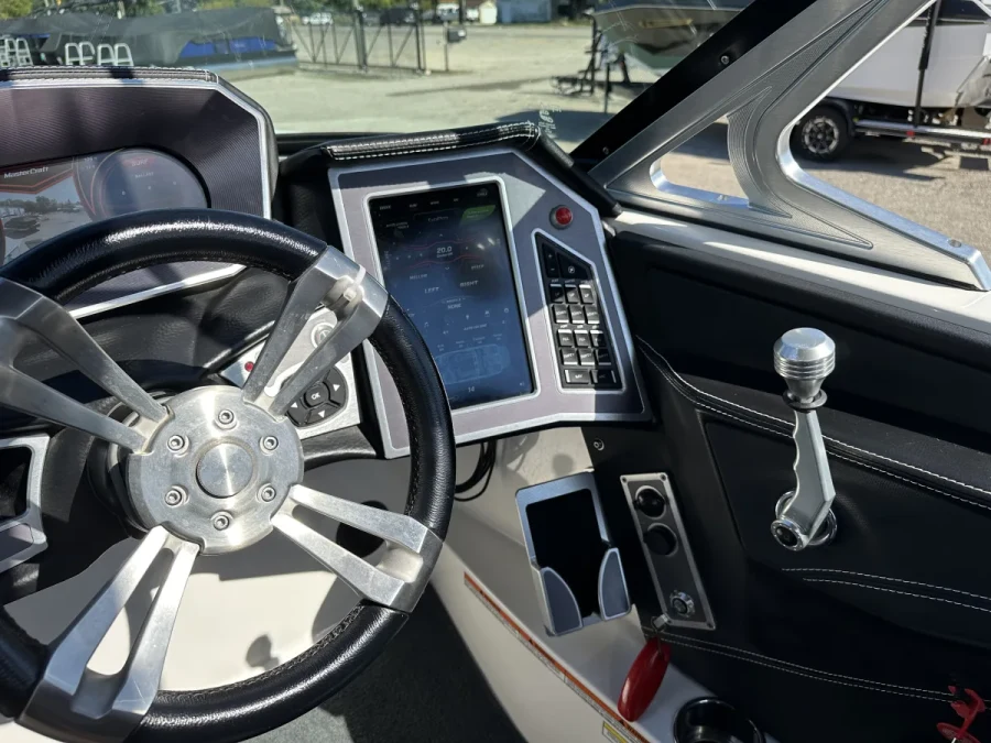 2018-mastercraft-xt22-111389-image13.webp