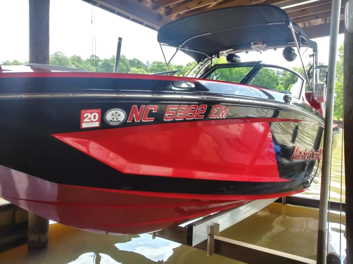 2018 Mastercraft X23 Surf Monster