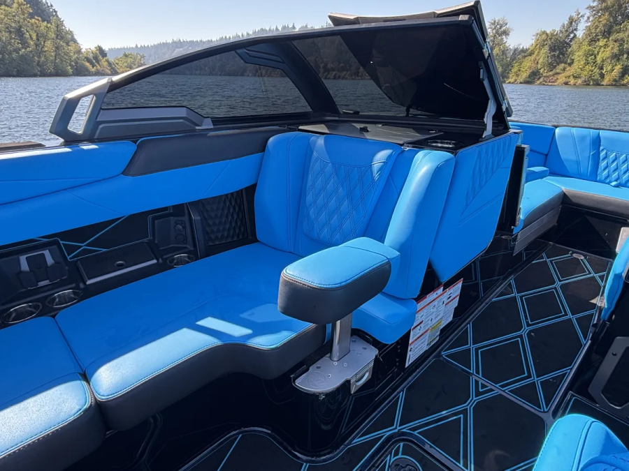 2025 Malibu Boats M242 for sale in Oregon City, Oregon