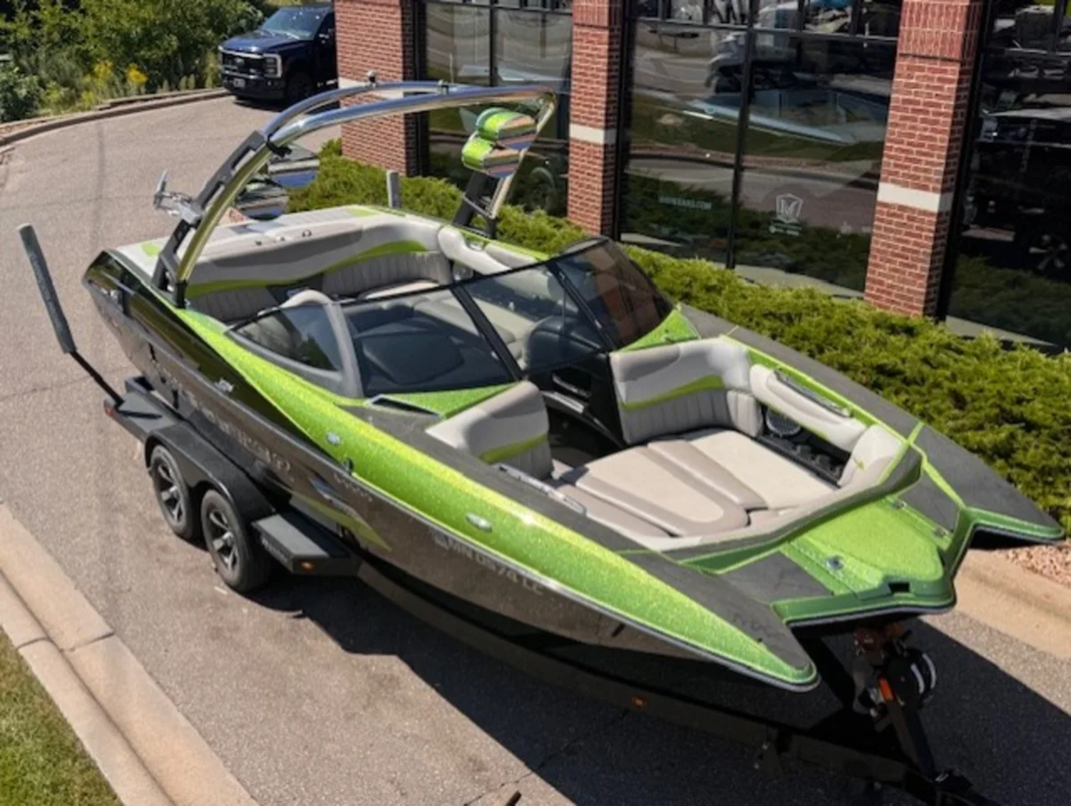 2014 Malibu Wakesetter 22 MXZ