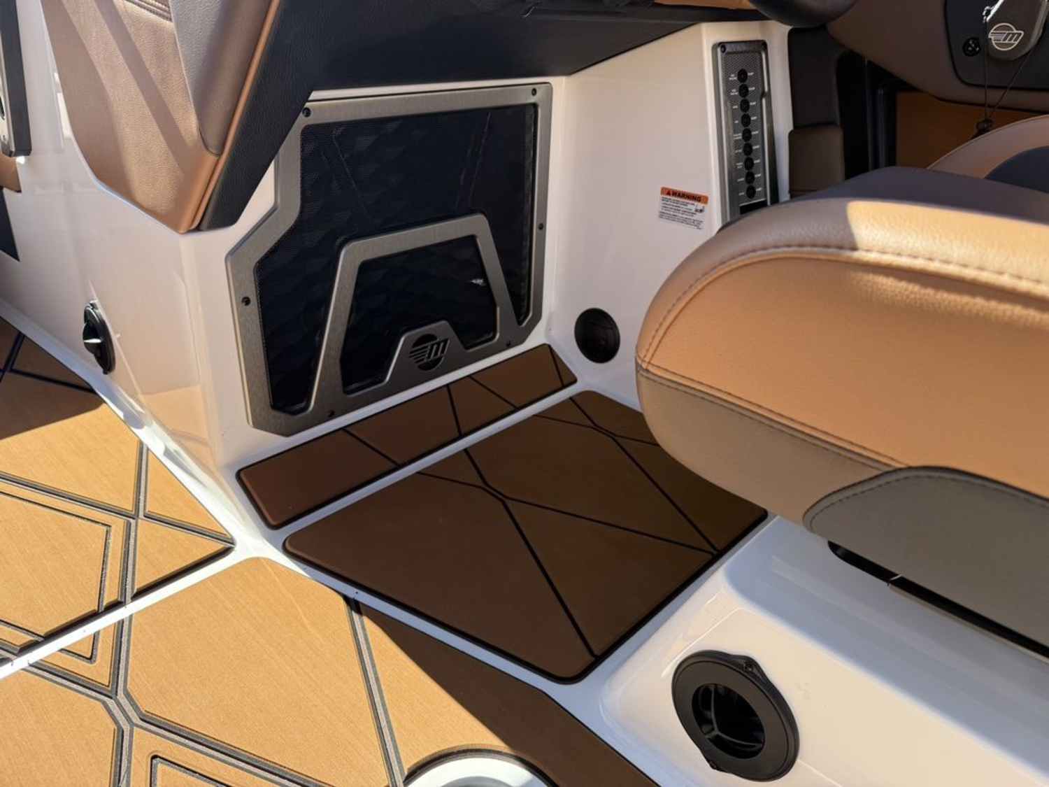 2026 Malibu Boats M242