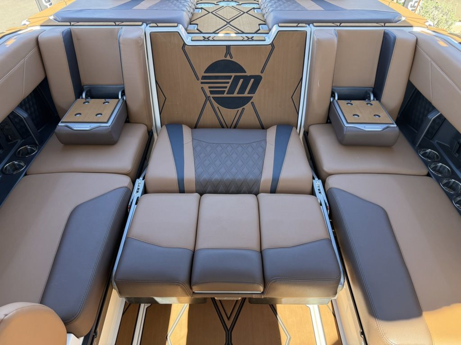 2026 Malibu Boats M242