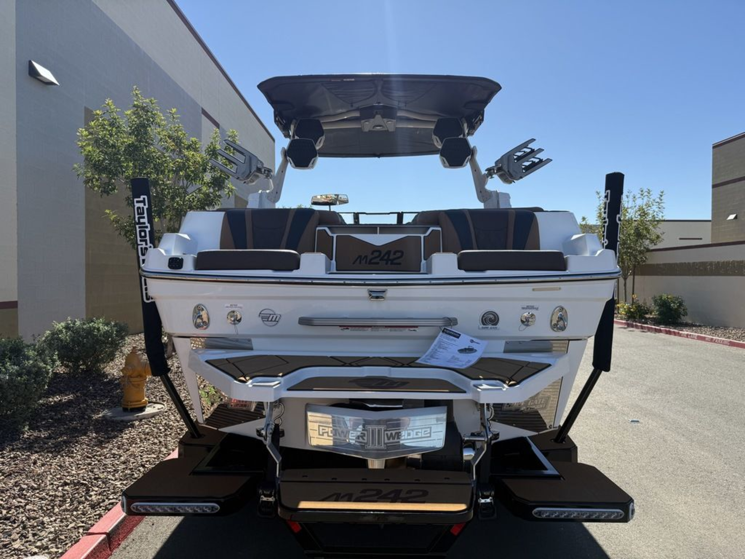 2026 Malibu Boats M242