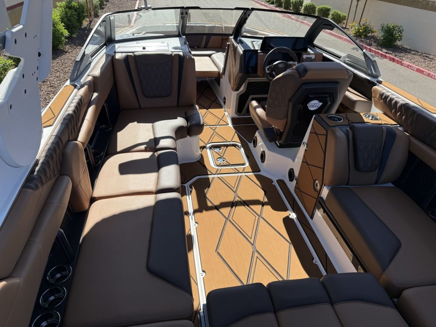 2026 Malibu Boats M242