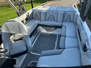 2017 Malibu Boats Wakesetter VLX for sale in Excelsior, Minnesota