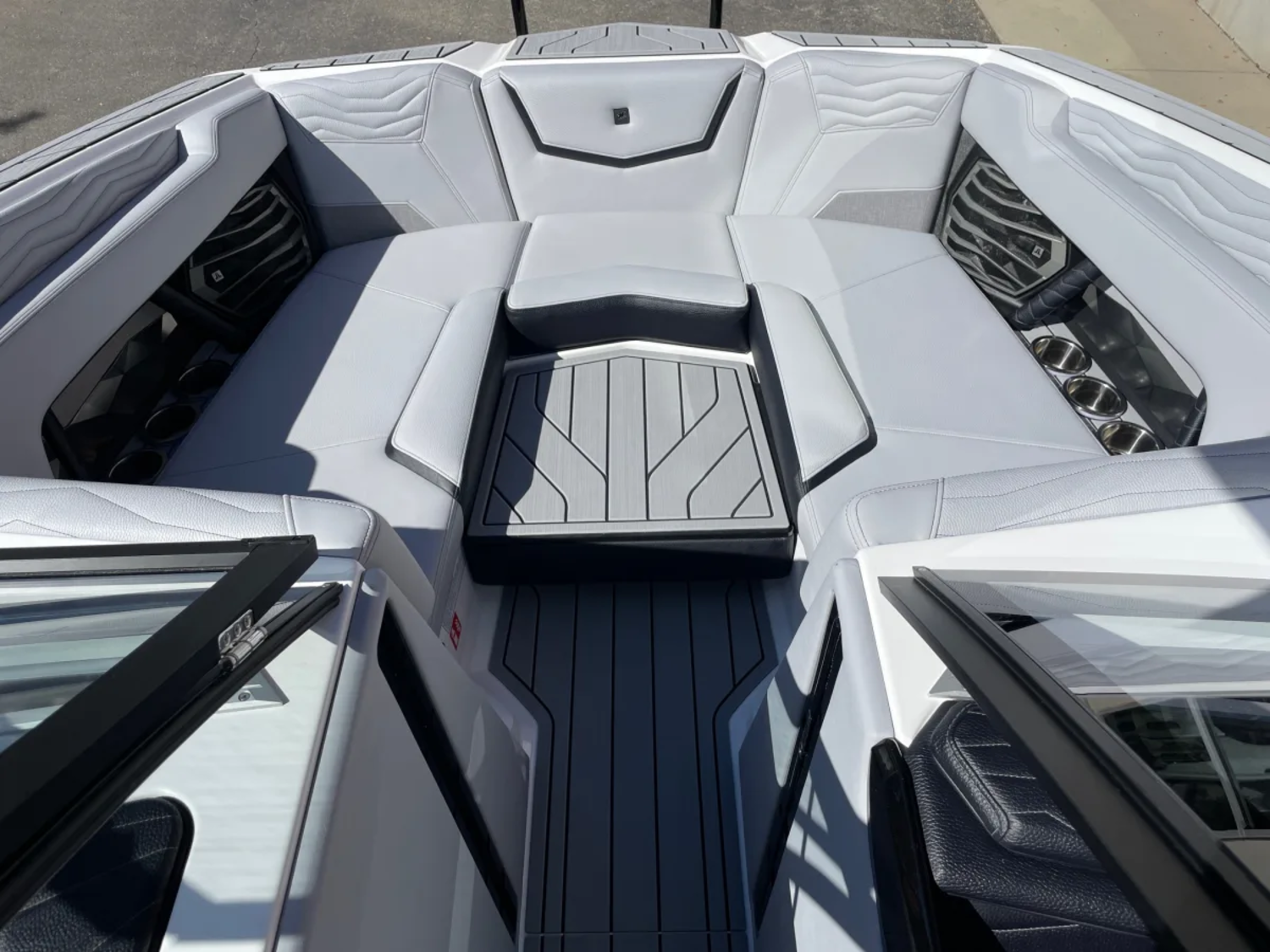 2026 NAUTIQUE G23 W/ZZ8S 630HP SUPERCHARGED POWER PLANT