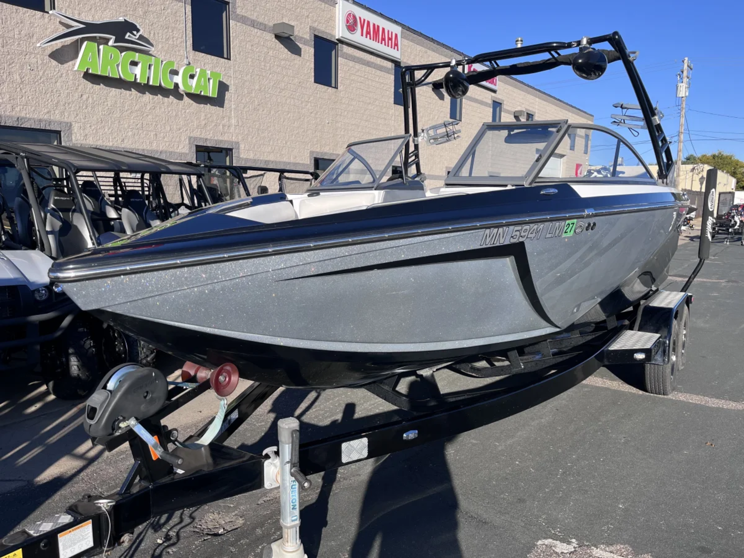 2016 TIGE R21! USA DELIVERY AVAILABLE! ONE OWNER BOAT! ONLY 200 HOURS!
