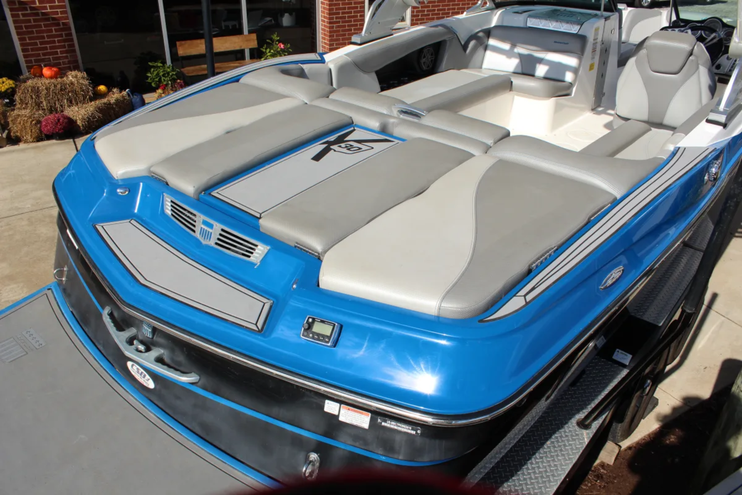 2016 MasterCraft X30 - Great option spec!