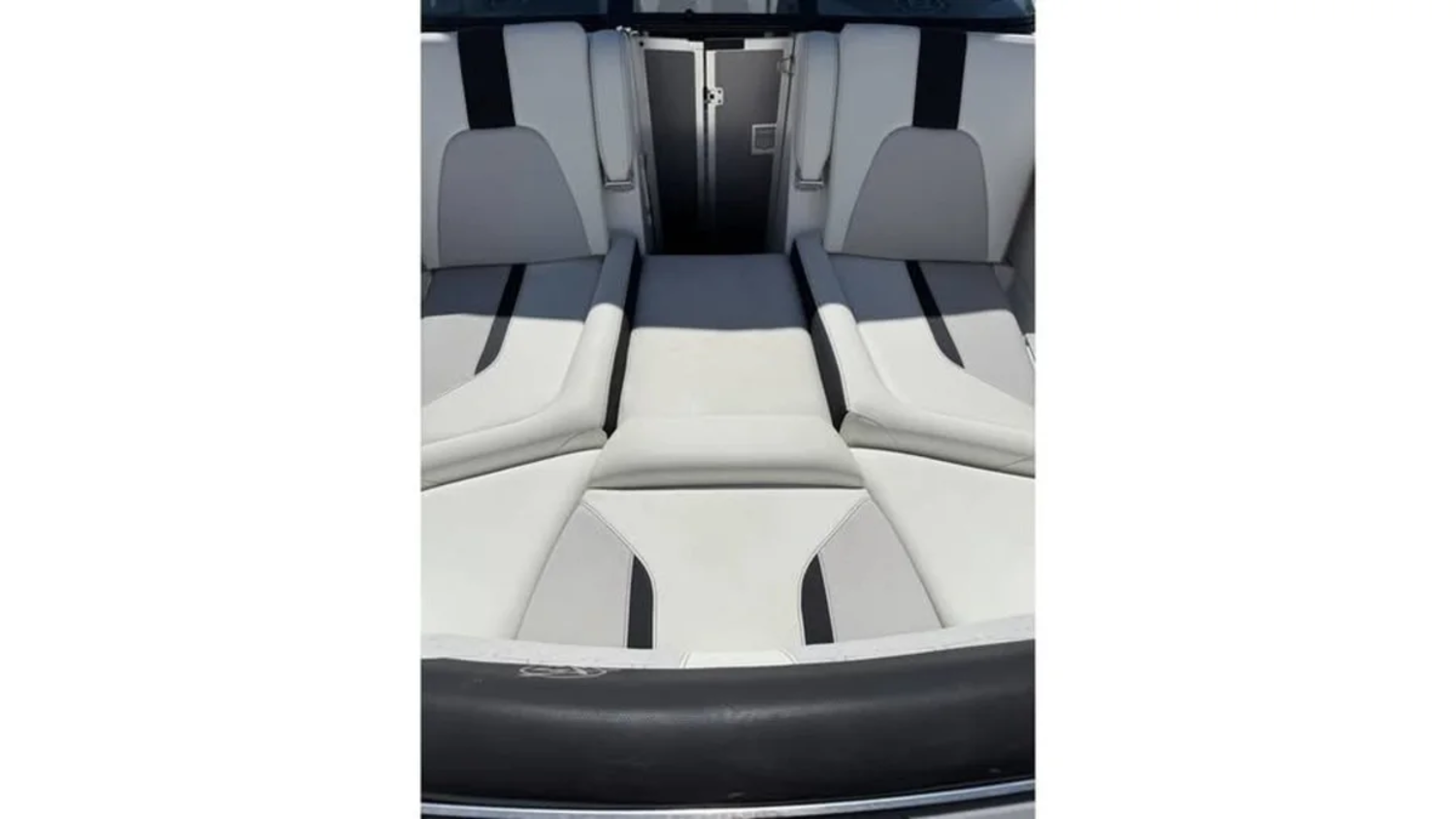 2021 MasterCraft x24