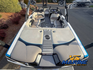 2011 Malibu Boats Wakesetter VLX for sale in ATASCADERO, California
