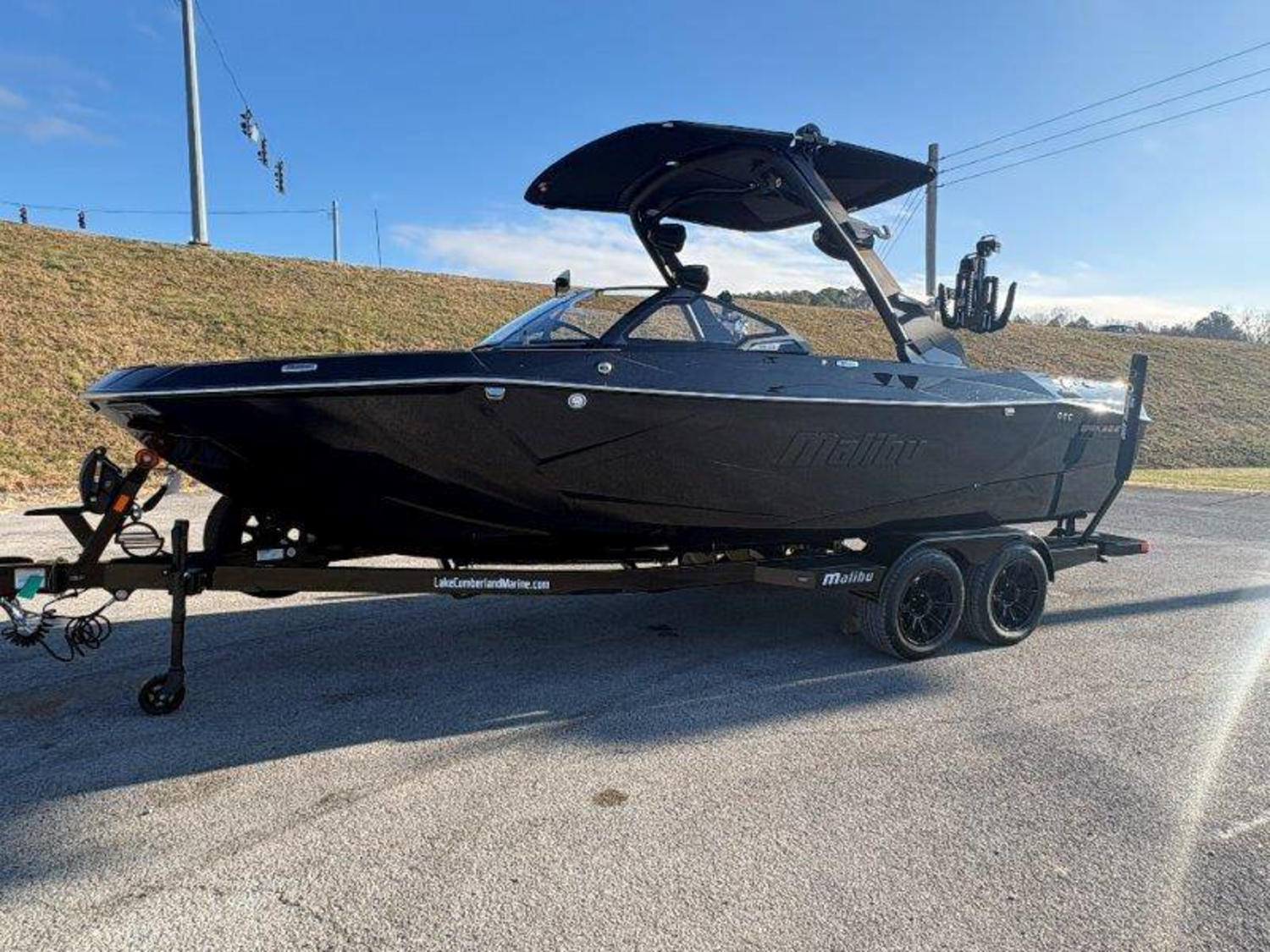2026 Malibu 23 LSV