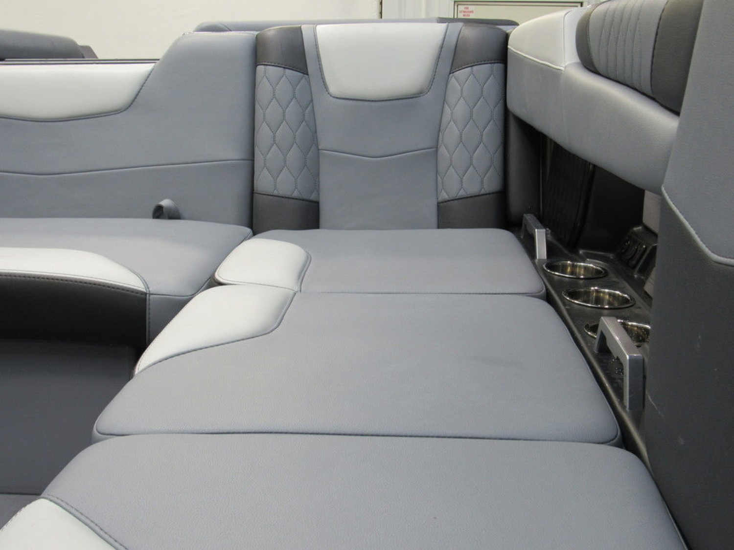 2024 Malibu Boats M220