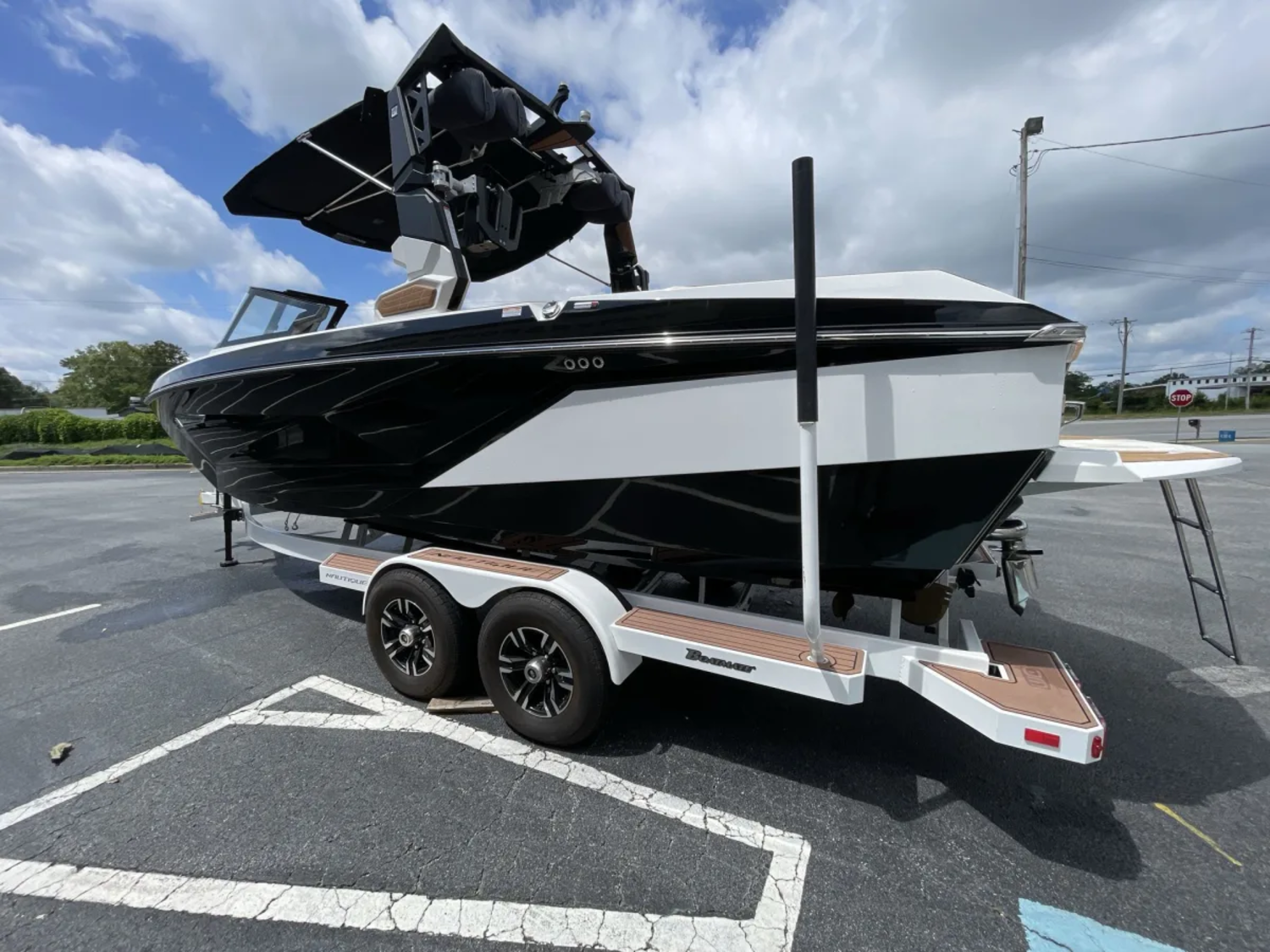 2022 Nautique G23