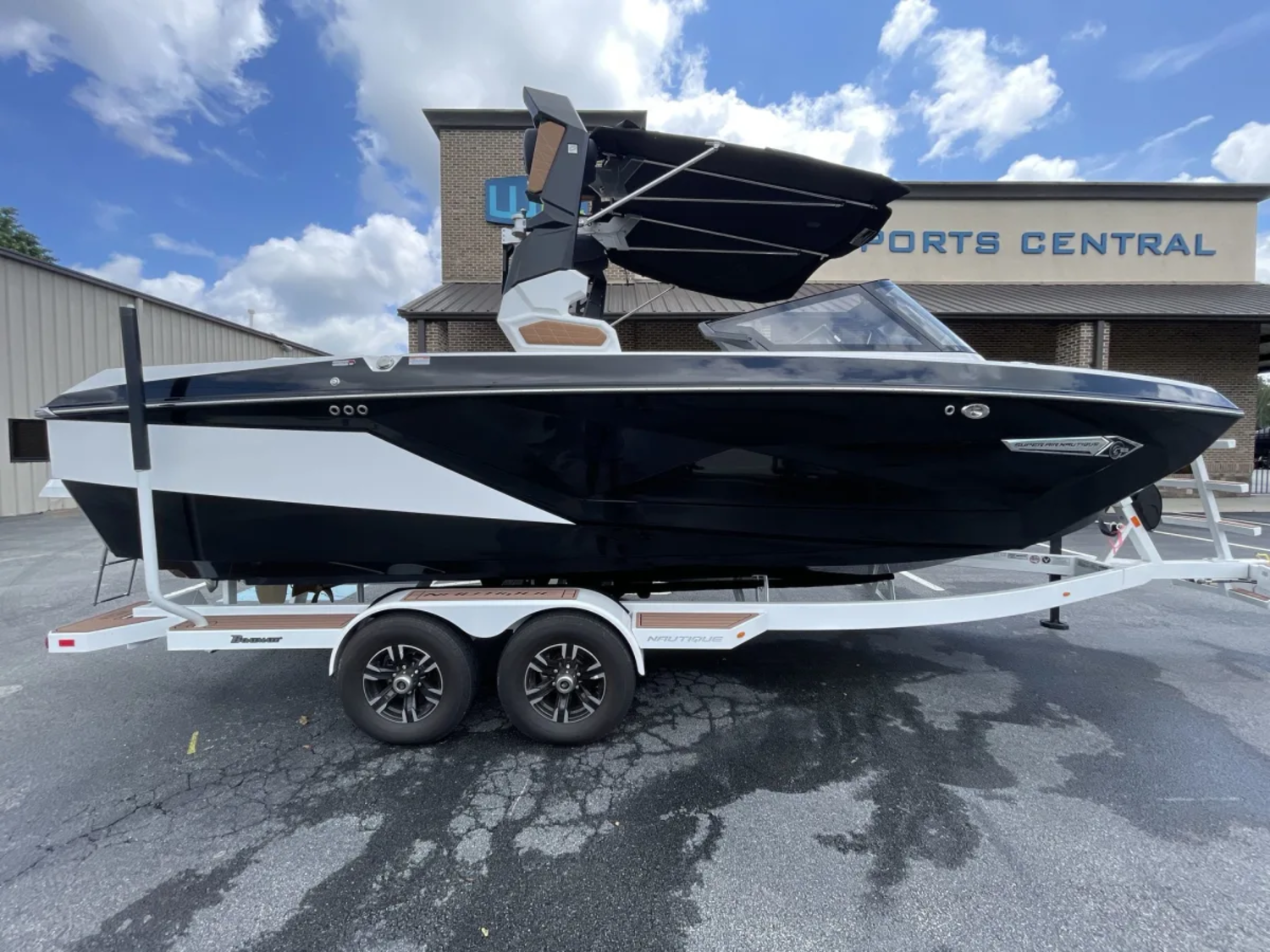 2022 Nautique G23