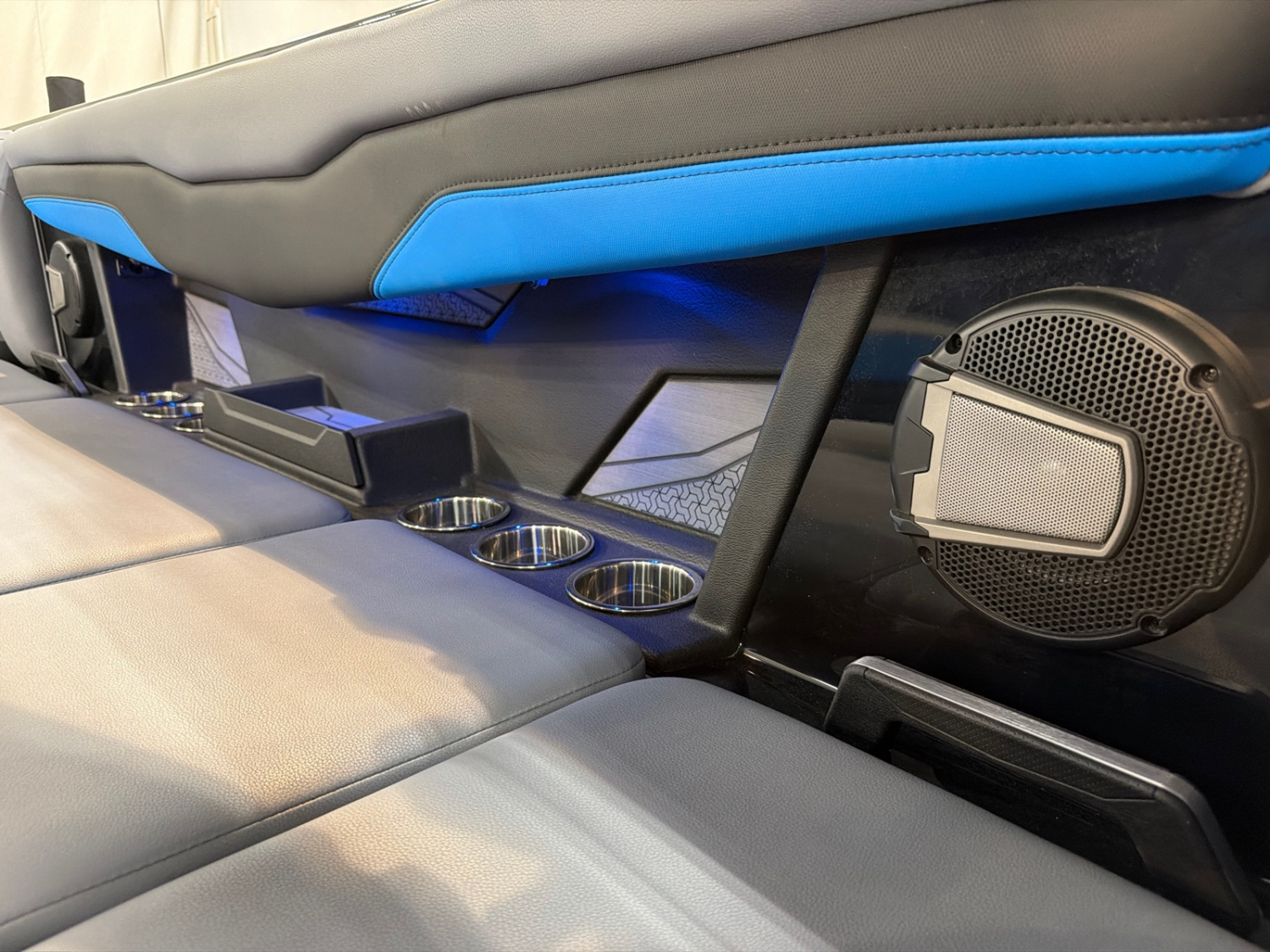 2026 Axis T235