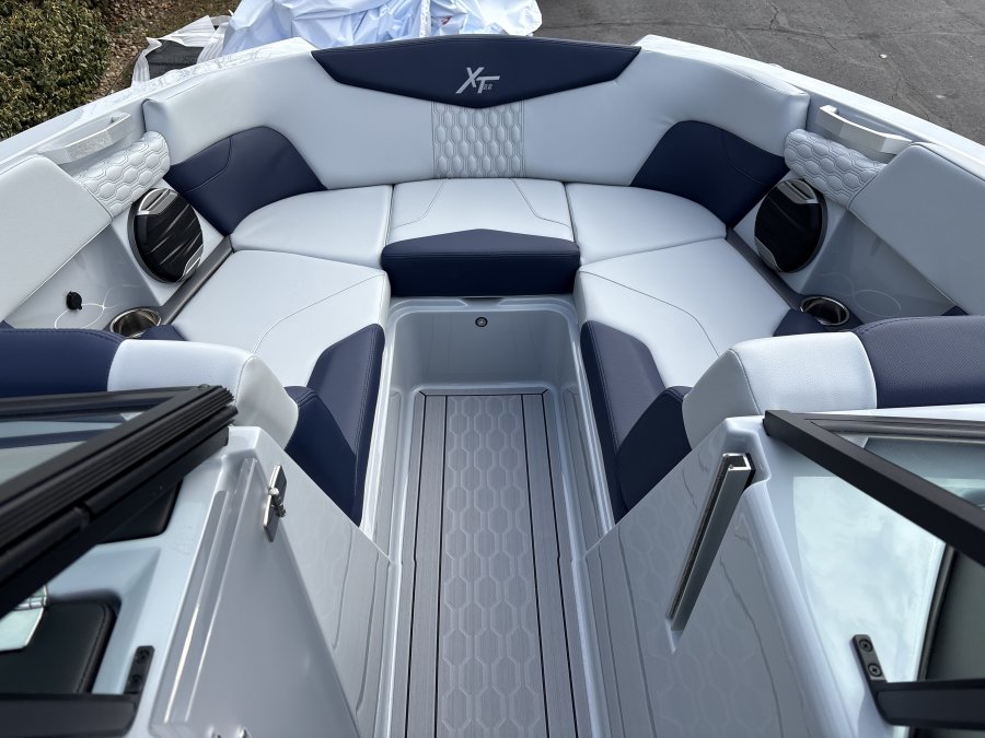 2026-mastercraft-xt22-114828-image15