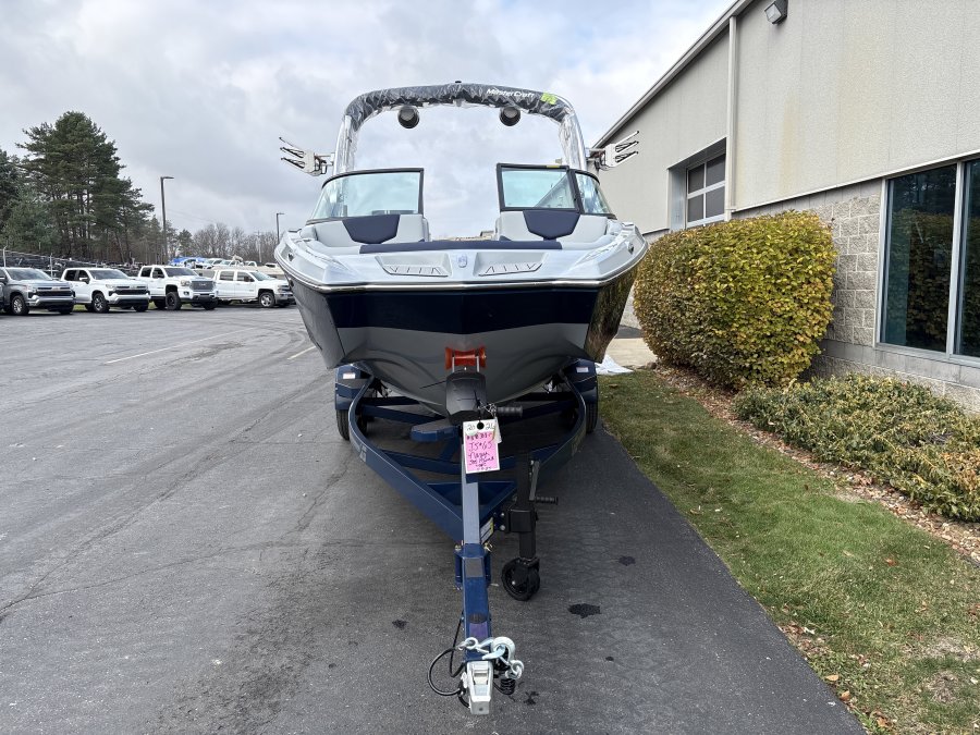 2026-mastercraft-xt22-114828-image3