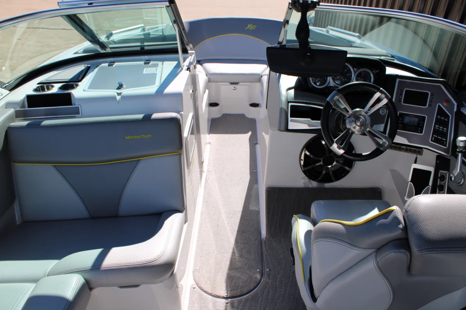 2018 MasterCraft XT22