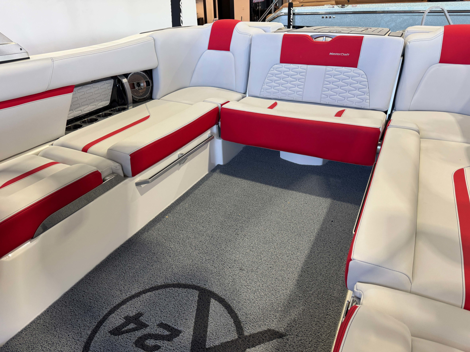 2021 MasterCraft X24