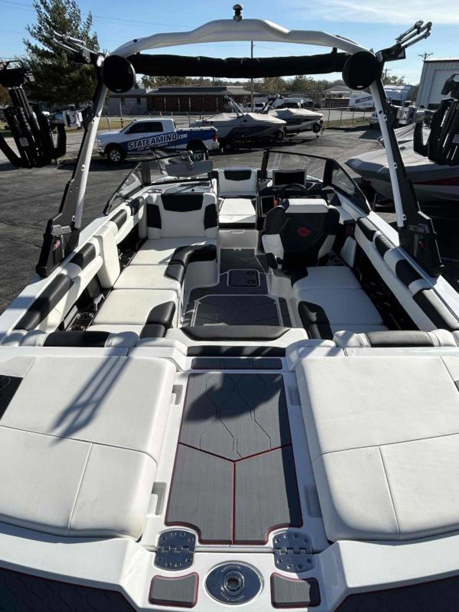 2024 Malibu Boats M220 for sale in Osage Beach, Missouri