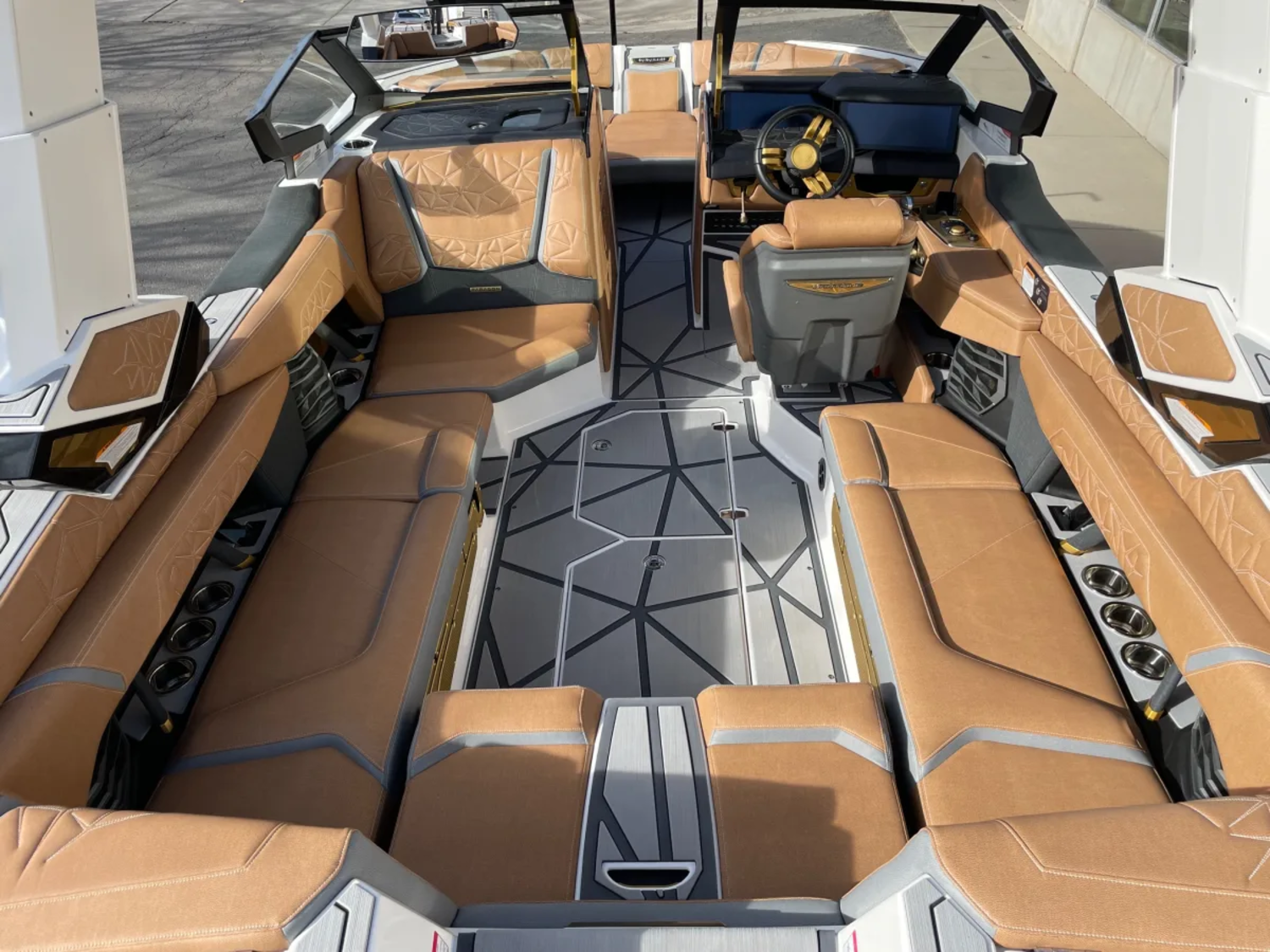 2024 NAUTIQUE G23 PARAGON.  ONLY 47 HOURS.