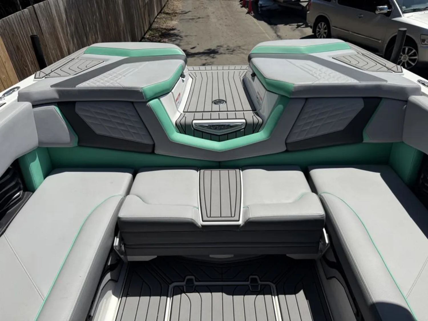 2022 Nautique G23