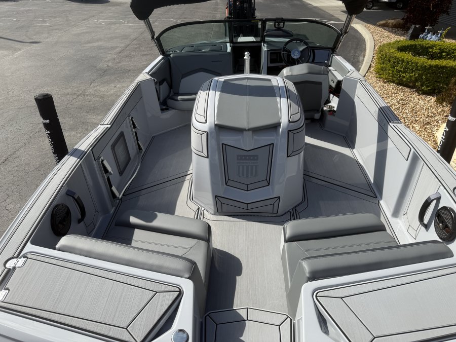 2025-mastercraft-prostar-115463-image11
