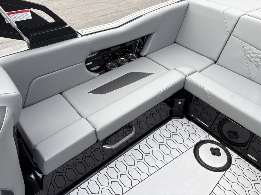 2026-mastercraft-nxt23-115469-image14