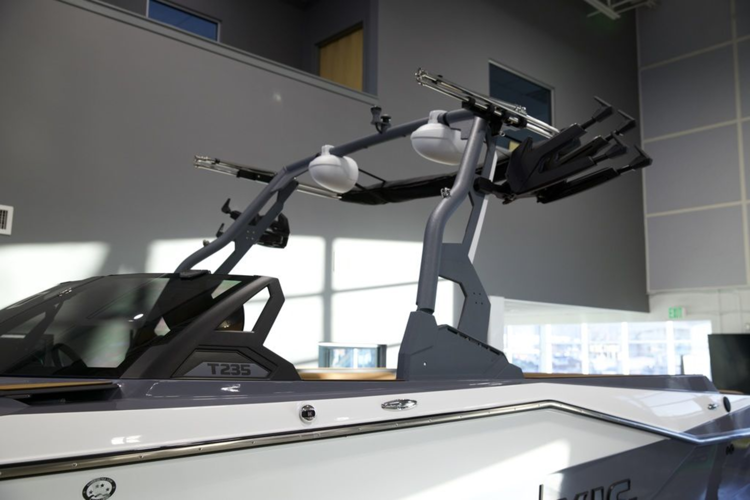 2026 Axis Wake Research T235