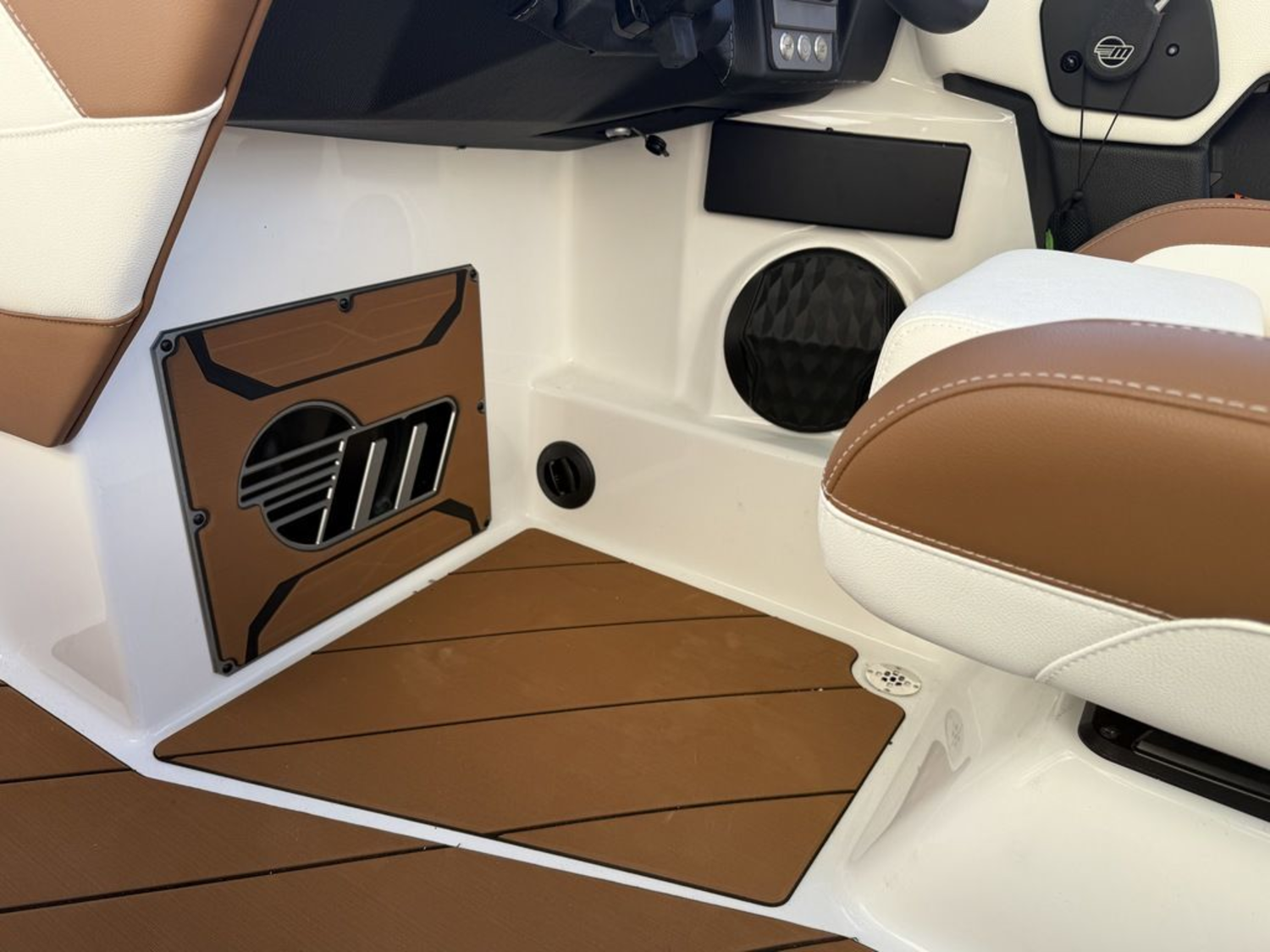 2026 Malibu Boats 23 LSV