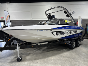 2011 Malibu Boats Wakesetter for sale in Mauston, Wisconsin