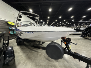 2011 Malibu Boats Wakesetter for sale in Mauston, Wisconsin