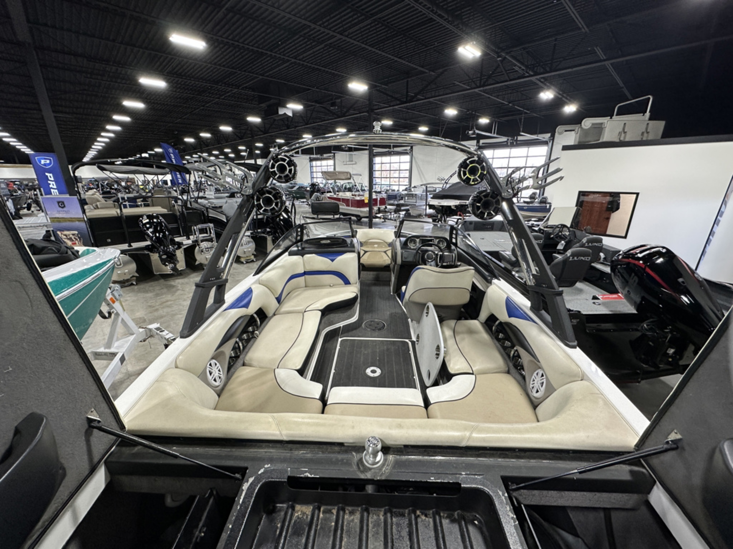 2011 Malibu Boats Wakesetter for sale in Mauston, Wisconsin